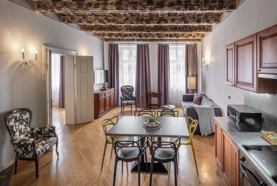 Chateau 9 Apartments by Adrez 22