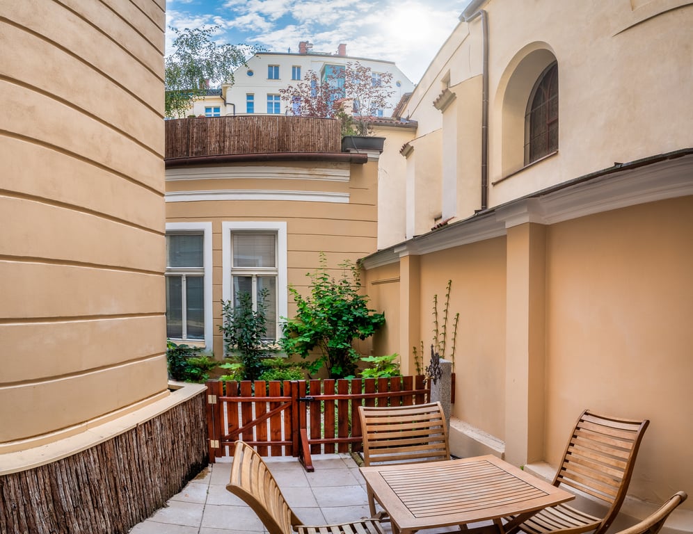 Mordecai 12 Apartments by Adrez 40