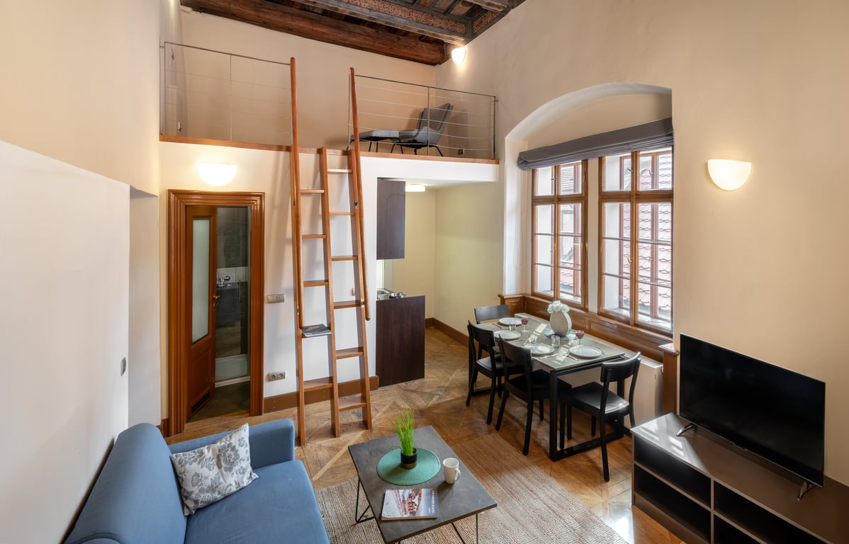 3 Epoques Apartments by Adrez 17