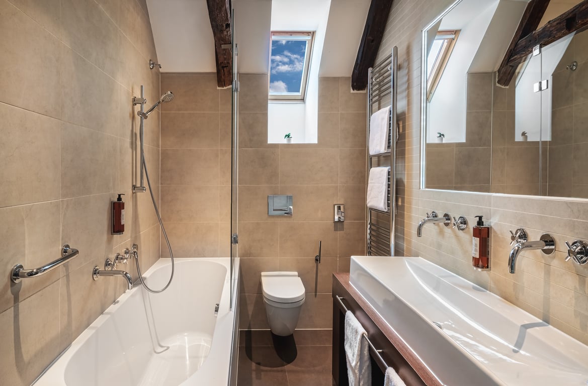 Dachgeschoss-Maisonette-Apartment mit einem Schlafzimmer