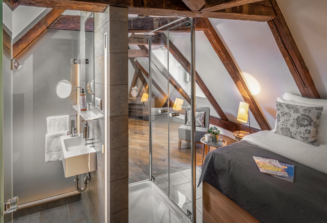 3 Epoques Apartments by Adrez 20