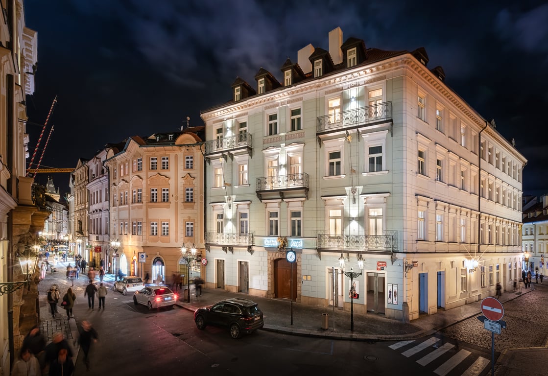 Golden Angel Suites by Adrez 4