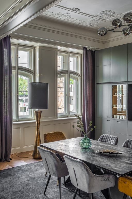 MN6 Luxury Suites by Adrez 14