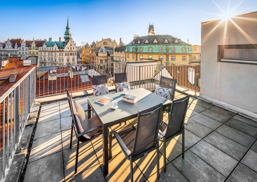 Mezonetový loft K. Čapek se střešní terasou