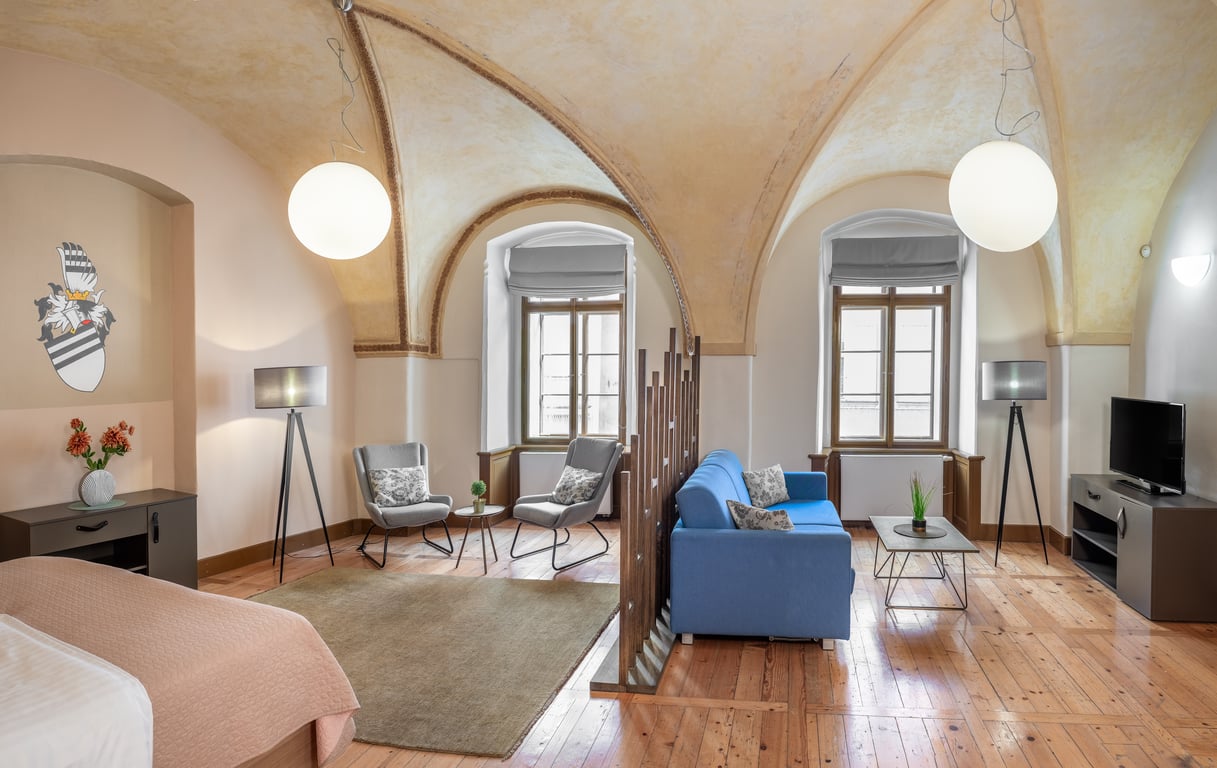 3 Epoques Apartments by Adrez 9
