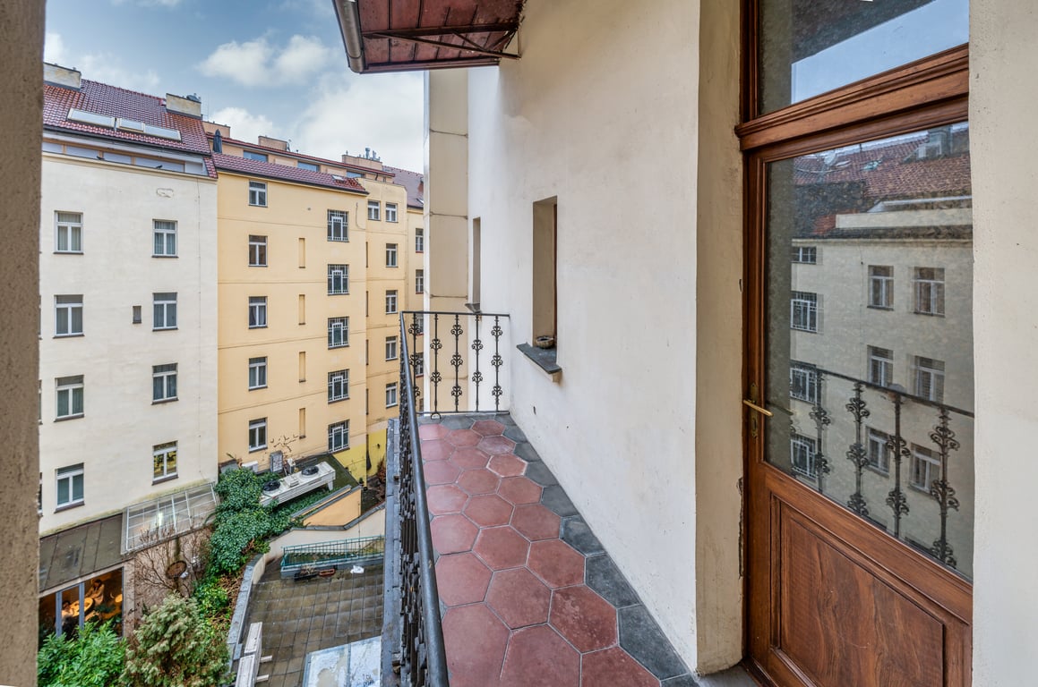 Two Bedroom Apartment with Balcony
