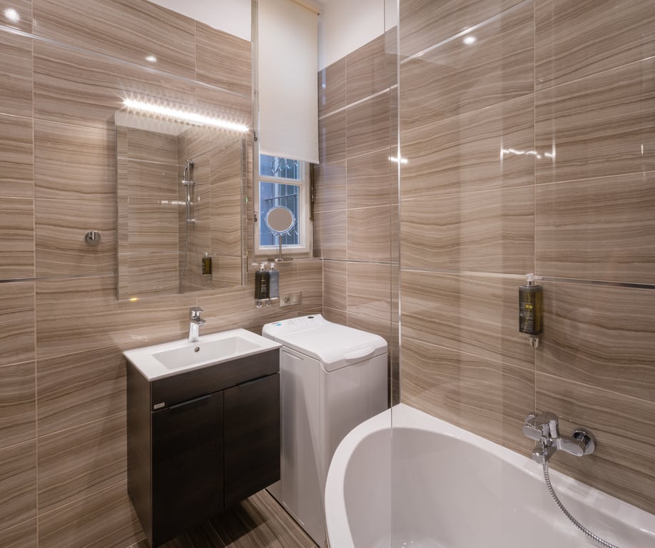One Bedroom Apartment Mordecai