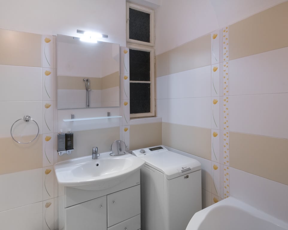 One Bedroom Apartment with Terrace Julie