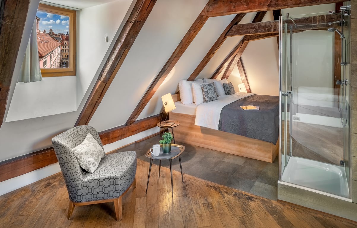 3 Epoques Apartments by Adrez 19