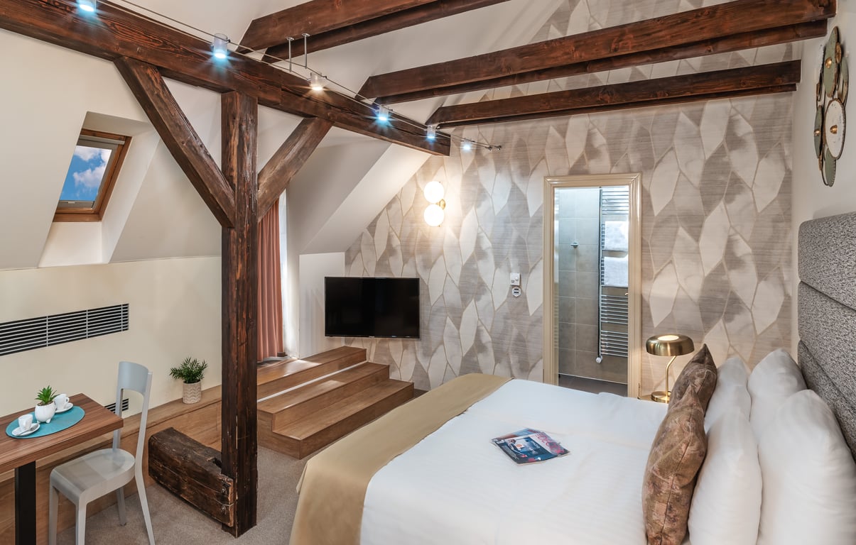Golden Angel Suites by Adrez 28