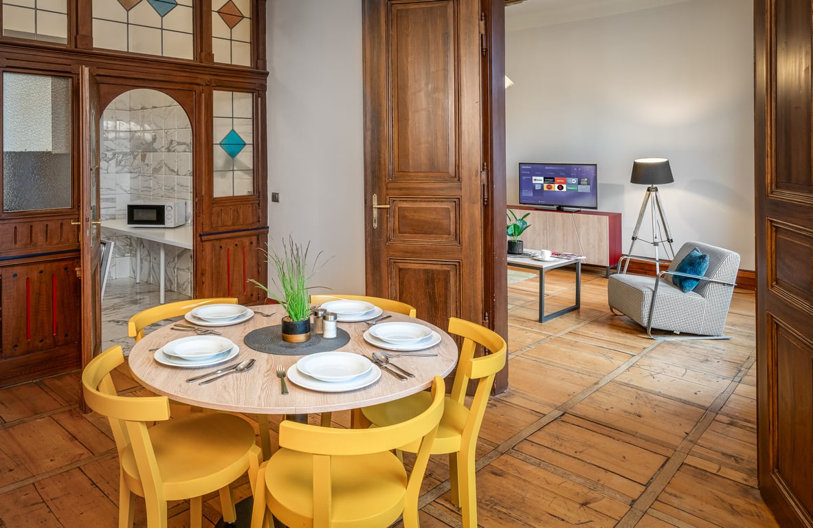 Art House Apartments by Adrez 12