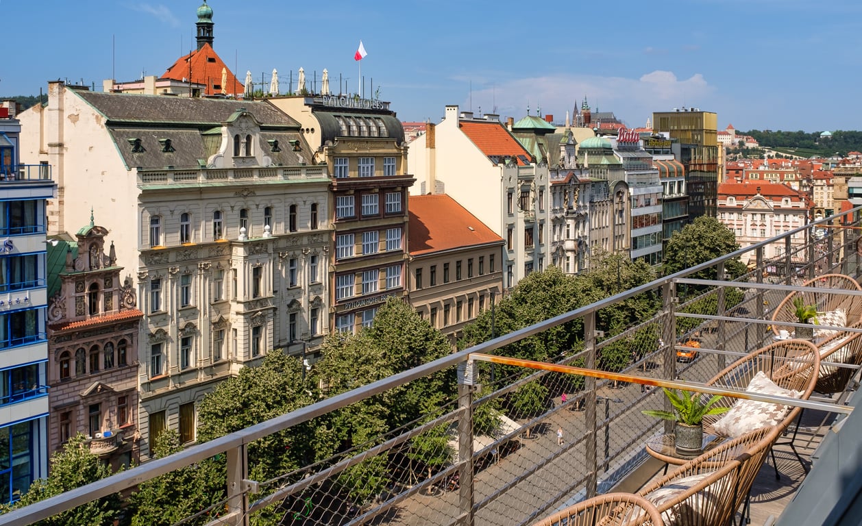 Luxury One Bedroom Apartment with Terrace